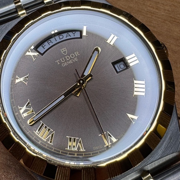 U1 PROP WATCH - Picture 6 of 8